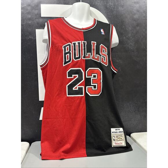Vintage Mitchell & Ness Jersey CHICAGO BULLS Michael Jordan 23 Black Red 2XL - Picture 1 of 5